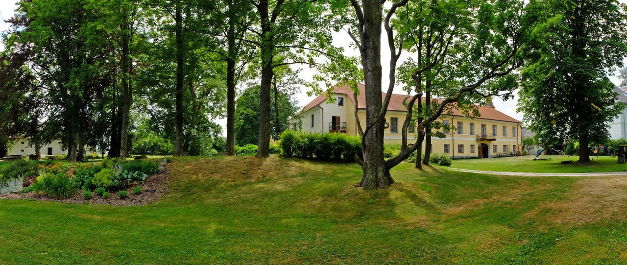 Готель Zamek Jindrichovice Kolinec Екстер'єр фото